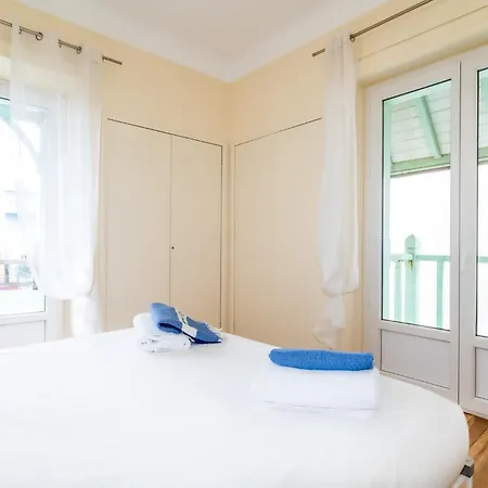 Villa Somptueuse Demeure Arcachonnaise De Caractère Avec Accès Direct à La *