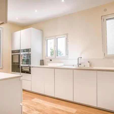 Villa Somptueuse Demeure Arcachonnaise De Caractere Avec Acces Direct A La Arcachon