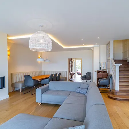 Somptueuse Demeure Arcachonnaise De Caractere Avec Acces Direct A La Arcachon