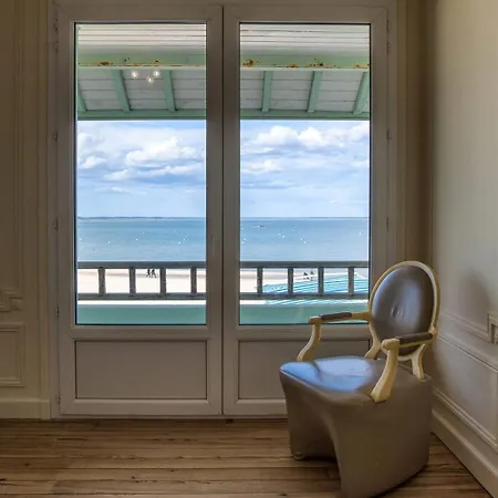 Villa Somptueuse Demeure Arcachonnaise De Caractere Avec Acces Direct A La Arcachon