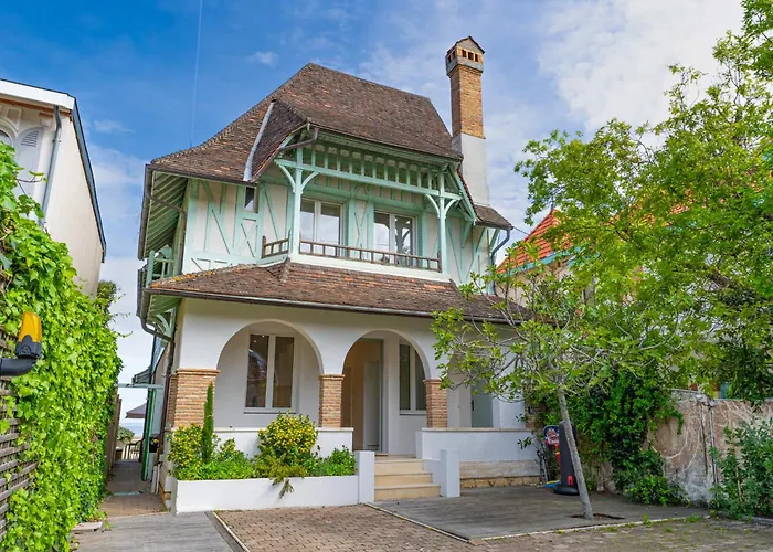 Somptueuse Demeure Arcachonnaise De Caractere Avec Acces Direct A La Вилла