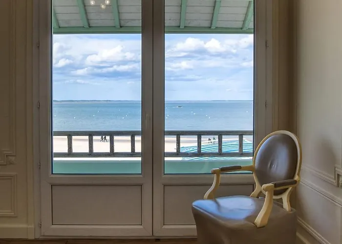 Вилла Somptueuse Demeure Arcachonnaise De Caractere Avec Acces Direct A La Аркашон